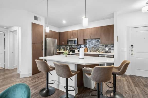 Luxury 1BR | Midtown Dallas | Pool, Gym, Free Park - Image 3