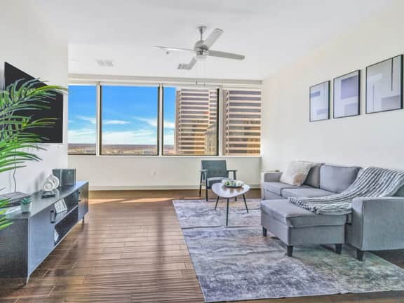 Scenic Views•FreeParking•8min to American Airlines - Image 2