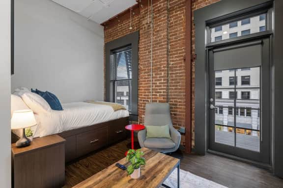 Modern Historic Interior | 1 Bed/Bath | Near Zoo - Image 5