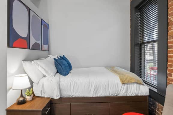 Modern Historic Interior | 1 Bed/Bath | Near Zoo - Image 3
