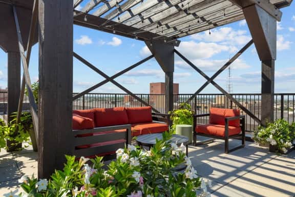 Modern 2BR Retreat Near Downtown St. Louis - Image 5