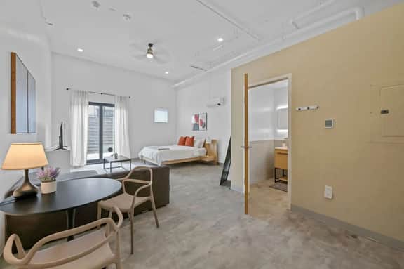 1 Bed|1 Bath | Northshore Close To Aquarium - Image 2