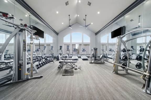 Sleeps 3 | Downtown & Sport Stadiums Nearby | Pool + Gym + Free Parking - Image 3