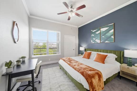 Sleeps 3 | Downtown & Sport Stadiums Nearby | Pool + Gym + Free Parking - Image 5